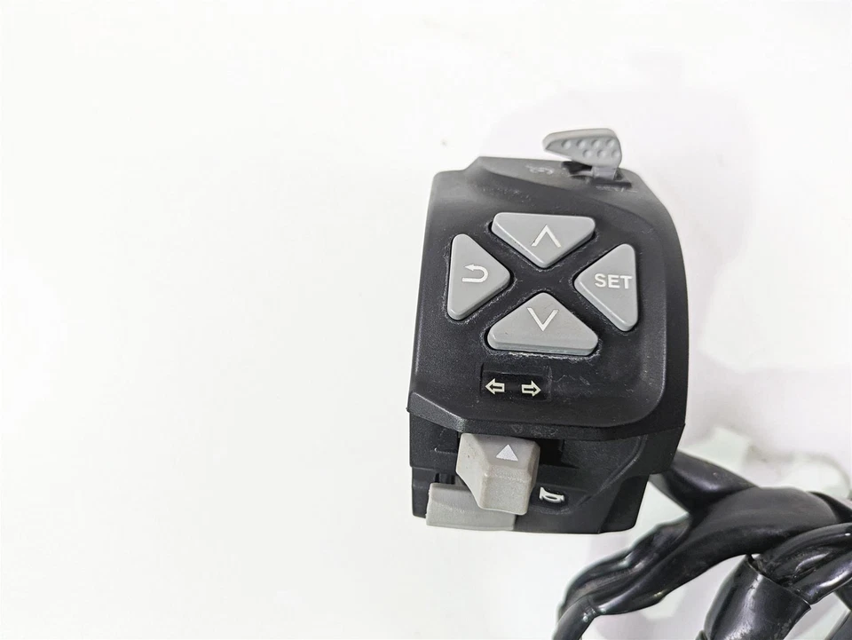 Interruptor de control de señal de giro izquierda KTM 1290 Super Duke R 2018 61411170100 Foto 2 de 4