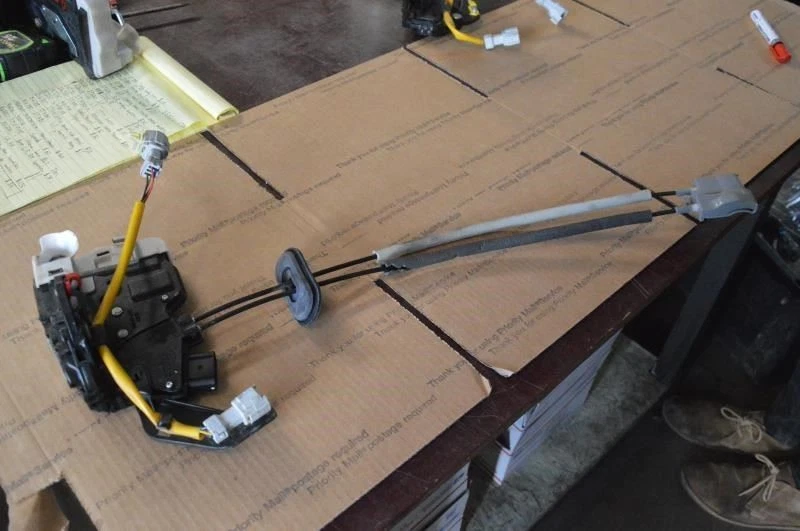 Actuador de cerradura de puerta delantera derecha híbrido KIA OPTIMA 2014 2015 2016 CONSTRUIDO EN COREA Foto 2 de 4