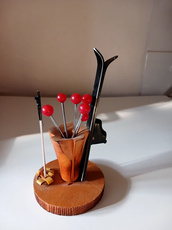 Ancien joli rare pique cocktail de ski montagne en bon état - Photo 4/4