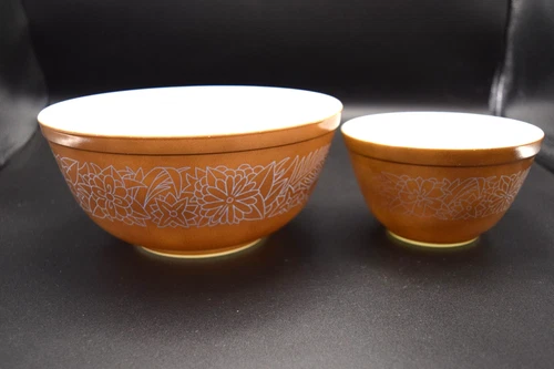 Vintage 1970's PYREX Woodland Mixing Bowls - Set of 2 - #401 & #403-Very Good