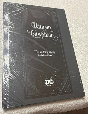 Batman / Catwoman: the Wedding Album-The Deluxe Edition (DC Comics Nov 2018)