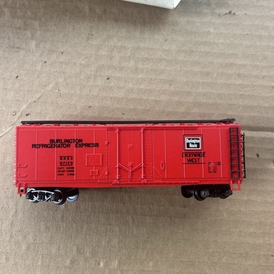 AHM HO REEFER 5274 E BURLINGTON REFRIGERATOR EXPRESS BOXED