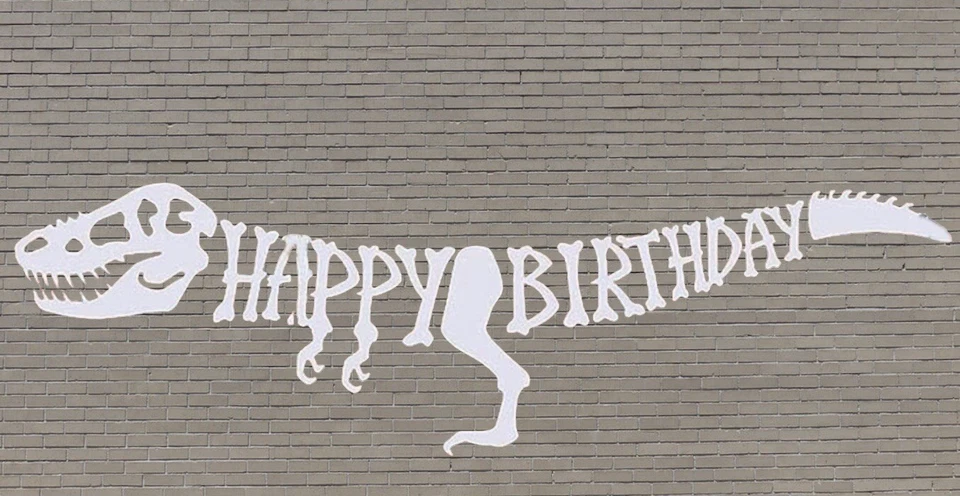 Guirnalda de fiesta con tema de banderín de huesos de feliz cumpleaños de dinosaurio decoración para niños Foto 2 de 4