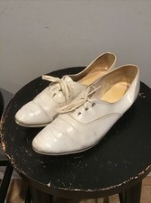 womens vintage amf shoes bowling size 5 White color Pointed Toe RH Bowlers