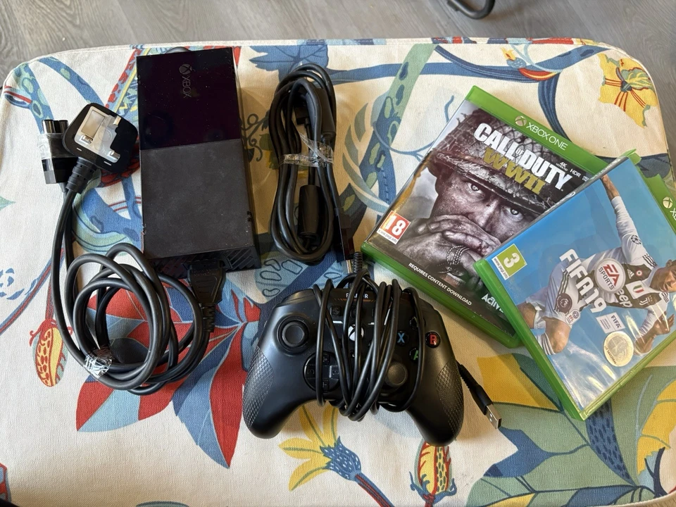 Microsoft Xbox One, photo 4 of 5