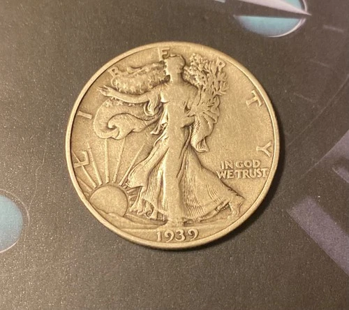 Silver walking liberty half dollar 🗽 💎 🇺🇸 1939 Rare Date. Great Condition!