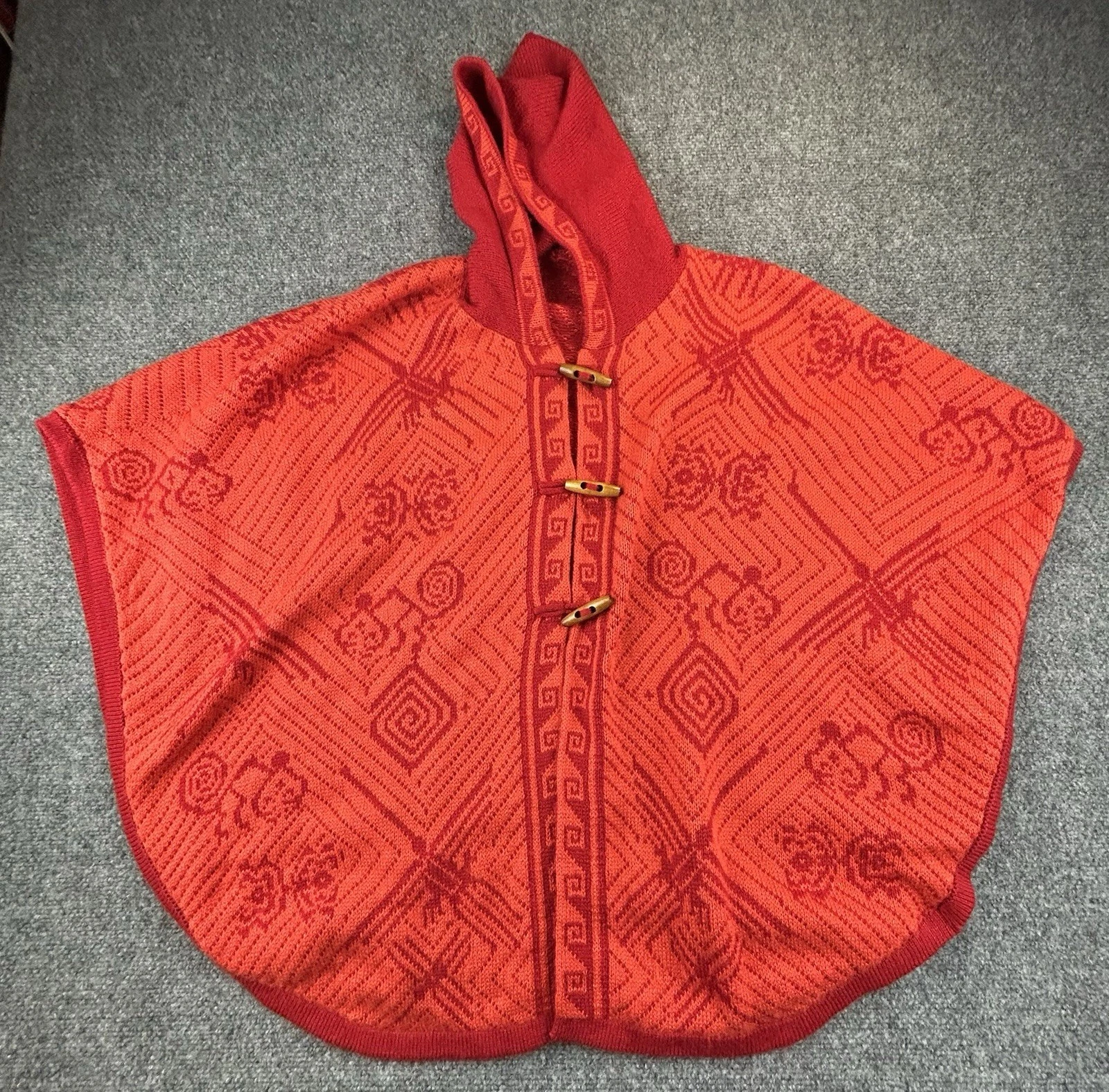 100% Alpaca Wool Peruvian Style Unique Hooded Poncho Knit w Wood Toggle Buttons