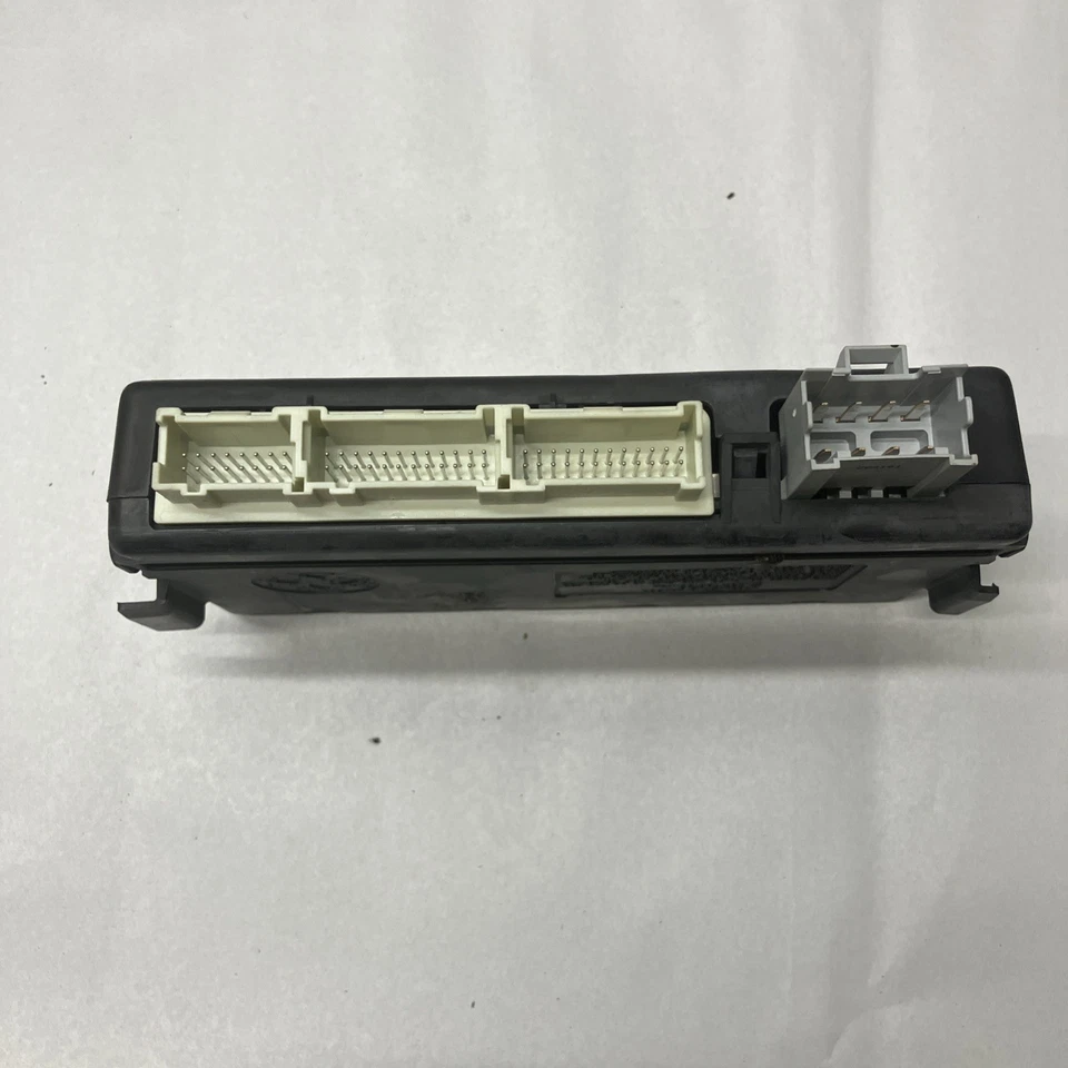 2002 SATURN L100 L200 LW200 2.2L BCM BCU Body Control Module OEM 22697781 - Image 2 of 3