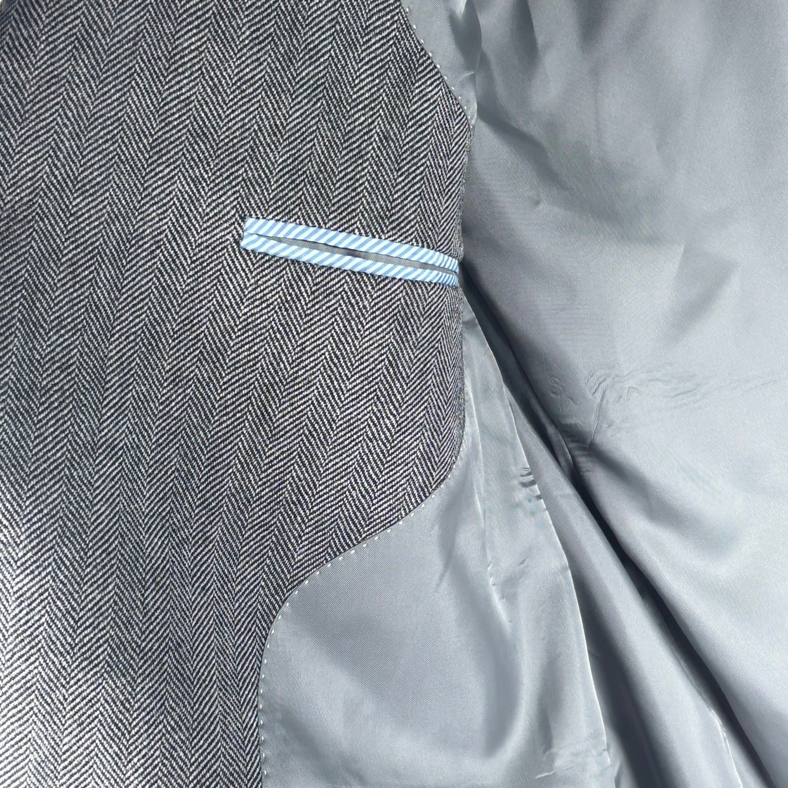 Tommy Hilfiger Herringbone Sport Coat Blazer Gray  100% Wool Suit Jacket 44L thumbnail 11