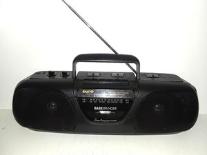 sanyo mini boombox