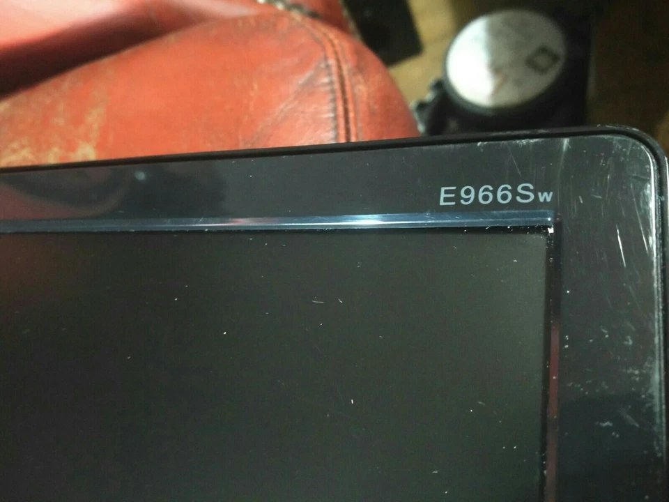 AOC LED Monitor (LED Backlight) E966Sw 185LM00017 Black Screen PC VGA (28) - Image 2 of 4