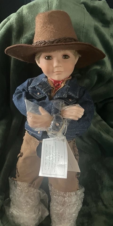 ¡Nuevo! "Muñeco de porcelana Danbury Mint Wrangler Boy 15-16"" de alto estatuilla" Foto 4 de 4