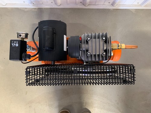 C-Aire air compressor 3 gallon - Picture 4 of 4
