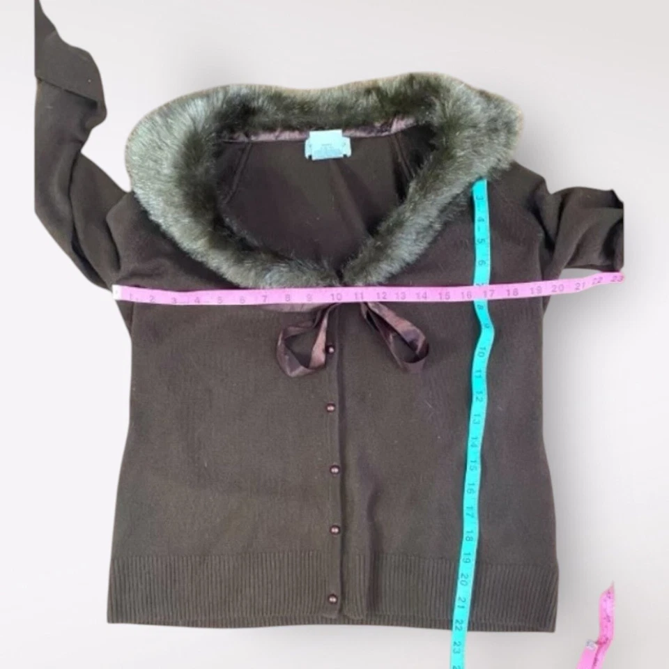 White Stag Vintage Brown Faux Fur V Neck Sweater Size L y2k Indie neutral - Image 4 of 4