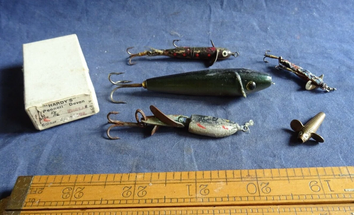 VINTAGE HARDY FISHING LURES + EMPTY HARDY LURE BOX