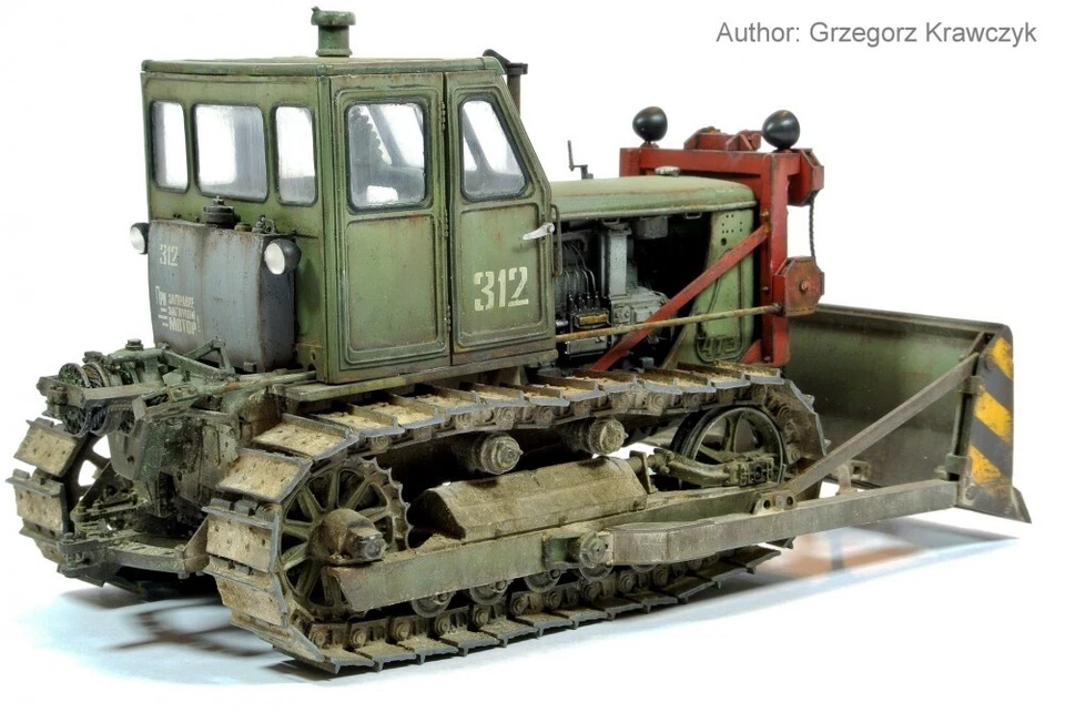 Balaton Modell BM3598 Bulldozer sovietico T-100M 1/35 Resin Model Kit - Immagine 2 di 4