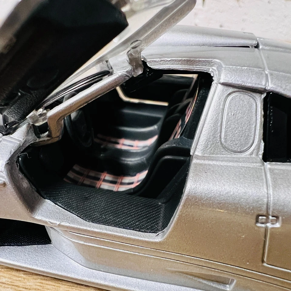 Mercedes-Benz AMG CLK GTR Street Version Maisto 1:26 Diecast Silver 1:24 - Image 4 of 4