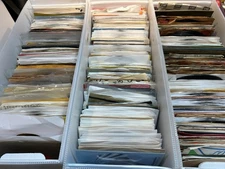 100 CT LOT 45 RPM Vinyl Jukebox Records, 1950s-80s Rock/Soul/Pop - Mix