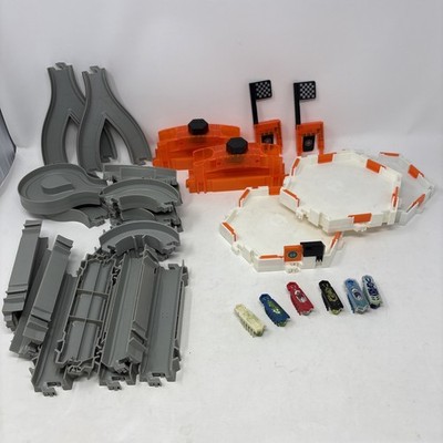 Lot of HexBug Nano Bugs, Tracks,  and Accesories 32 pcs Hive Habitat Bugs Work