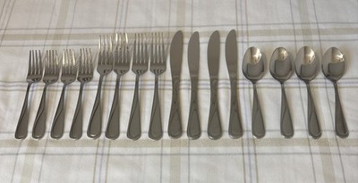 SWIRL Hampton Silversmiths Flatware HSVSWI 16 Pieces China Stainless Disc