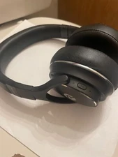 Raycon Everyday Headphones (SOUND QUALITY NOT THE BEST)