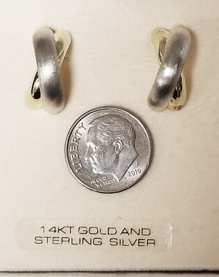 Neu im Karton Macy's 14K Gold & Sterlingsilber X Kiss geschwungene Huggie Ohrringe 3/4''