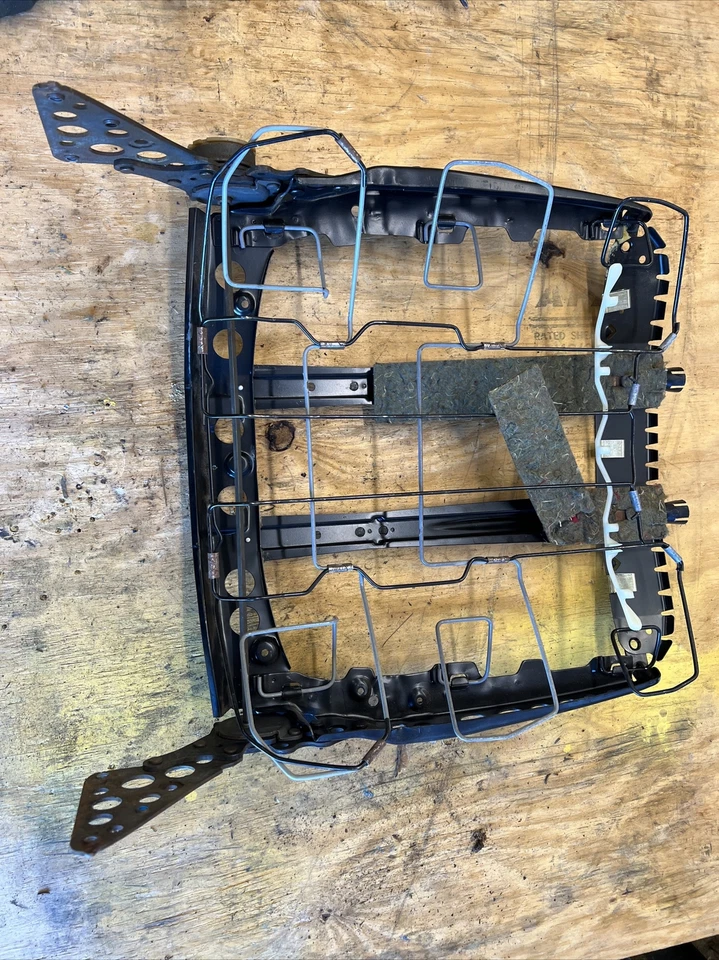 85 Mercedes W123 front  right seat spring  frame upper cushion  300D 240D  sedan - Image 2 of 4