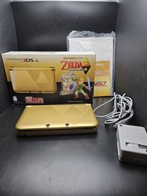 Nintendo 3DS XL The Legend of Zelda: A Link Between Worlds Edition CIB Console
