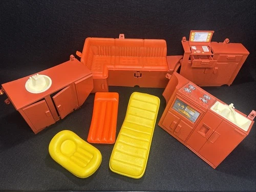 1976 Barbie Star Traveler RV Eleganza Couch W/Base Kitchen-Bath Cabinets 3 Float