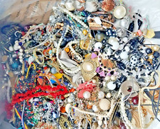 Jewelry 1 LB WEARABLE Bulk Lot Estate Vintage to Modern Costume- GY4