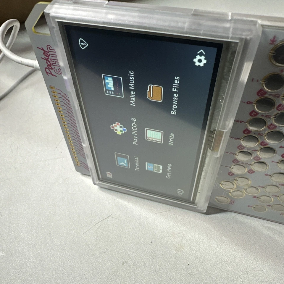 Computadora portátil Pocket CHIP de Next Thing Co. Foto 3 de 4