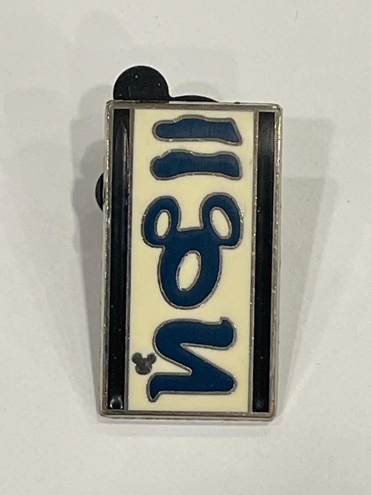 WDW Disney Pin - Animal Kingdom Lodge - Disney Resorts - Hidden Mickey 2010