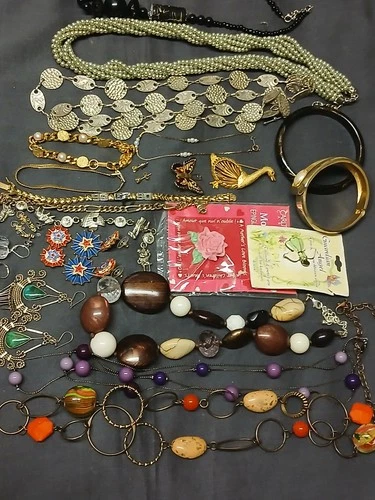 Vintage Costume Jewelry Lot Necklaces Brooches Bracelets Earrings