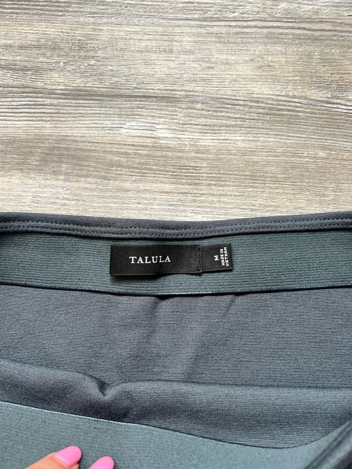 Falda Aritzia Talula Mujer Gris Mediana Viscosa Elastizada Mini Cruz Frontal Pull On Foto 2 de 4