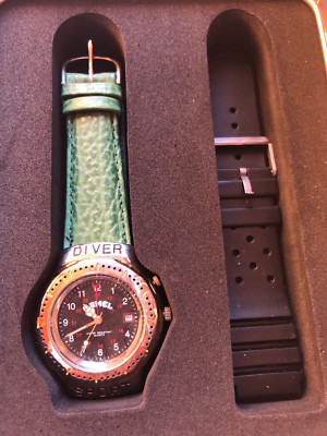 Authentic Camel Diver Sportswatch with two straps