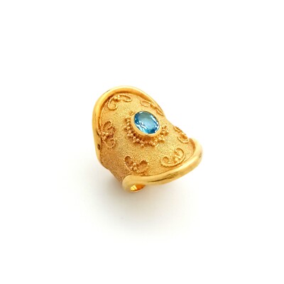 Breiter vergoldeter byzantinischer Ring mit Blautopas