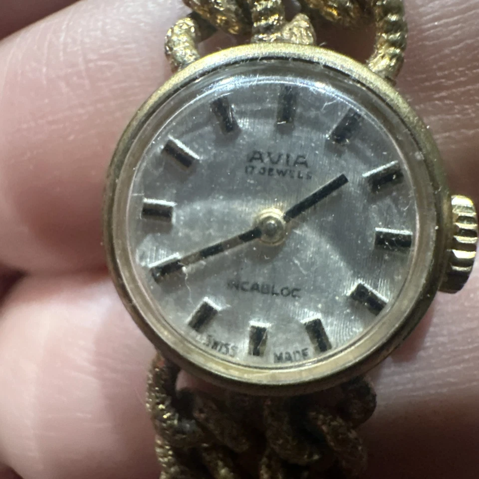 Reloj de cuerda manual Avia 17J suizo para damas tono dorado 18 mm ajuste 7 pulgadas funcionando de colección raro Foto 4 de 4