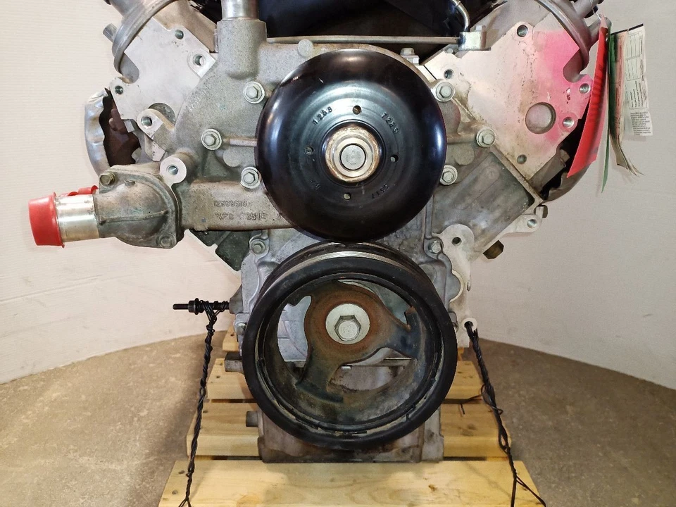 5.3L Engine from 2004 GMC Envoy XUV VIN P 8th Digit [80,646 miles] 12175286 Foto 3 de 4