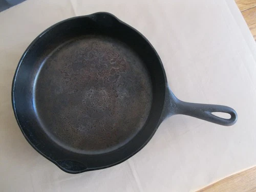 Vintage Wagner Ware Sidney -0- 1058 #8 Cast Iron Skillet Sits Flat