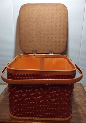 Vintage wood-woven 2 tone Redmon/Red-Man? table top square picnic basket - Picture 6 of 17