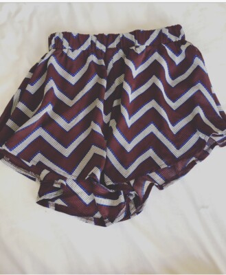 Shorty Flottant à Motifs Missguided Taille 6 - Couleurs Bleu, Marron, Blanc - Neuf Sans étiquette