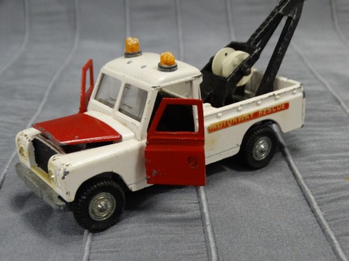 Dinky Toys 109 WB Land Rover Wrecker Motorway Rescue, White - Picture 2 of 6