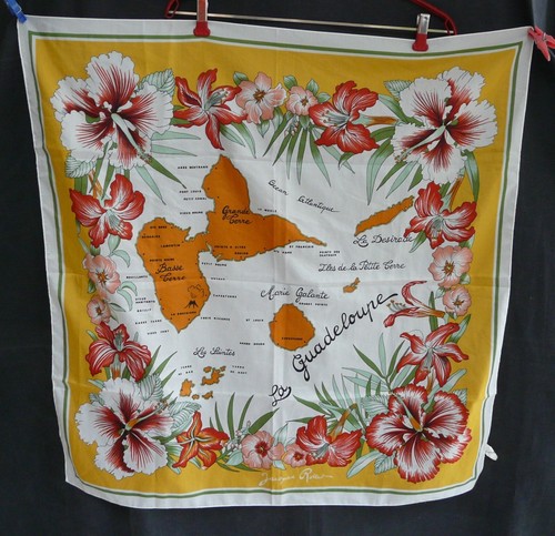 Foulard, écharpe 79 X 77 Cm Ile De Guadeloupe Signé Jacques Rollet REF 4729 C