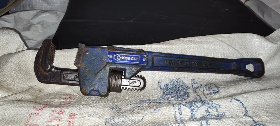 Kobalt OEM 14” Cast Iron Pipe Wrench #464623 , Blue - Image 4 of 4