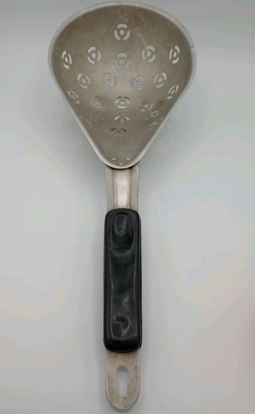 Aeternum Stainless Steel Colander Handle Strainer Pasta Scoop 17 Inches Vintage