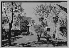 Photo:Albert Wilson, residence in Mamaroneck, New York. Front from rock