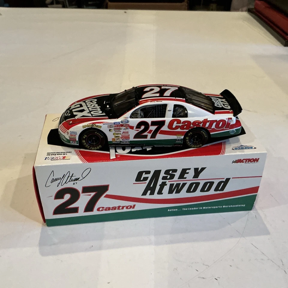Литая модель гоночного автомобиля Chevy Monte Carlo Casey Atwood No27 Castrol GTX 1999 — 1:32 - Изображение 3 из 3