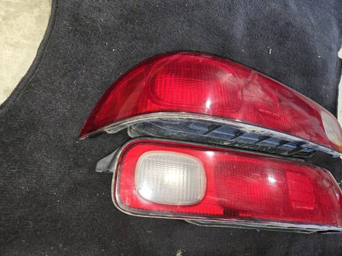 1994-01 Acura Integra DC 2dr Taillight Pair OEM - Picture 2 of 18
