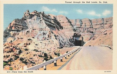 Postcard SD: Tunnel through the Bad Lands, South Dakota, Linen 1940's