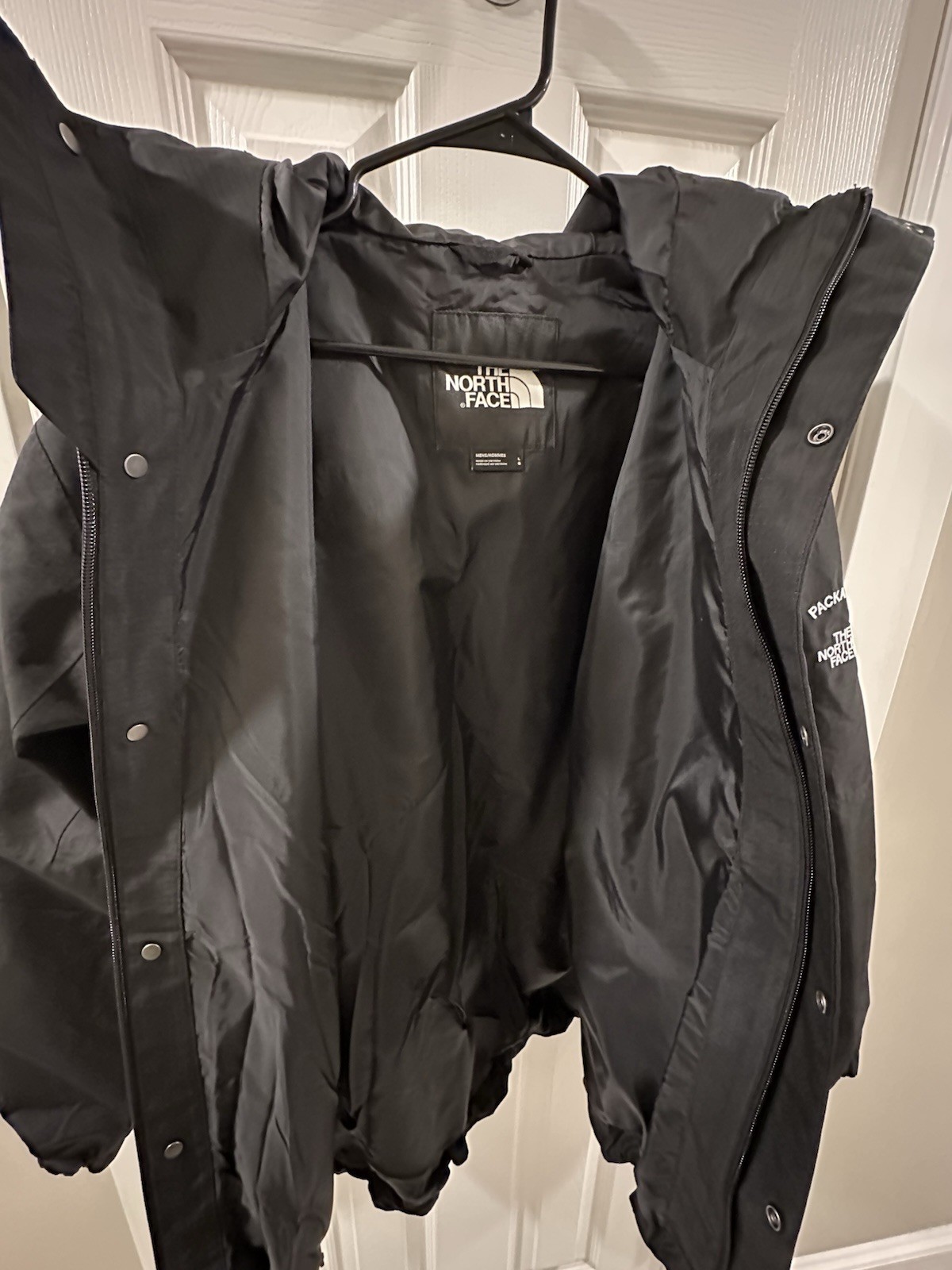 Northface Packable Jacket  Size Large - image 4